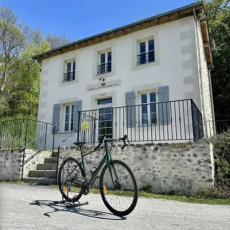 La Fourmondiere Superieure, Maison Eclusiere * Montflours