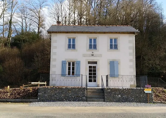 Semesterbostad La Fourmondiere Superieure, Maison Eclusiere *