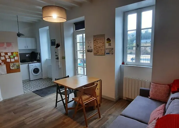 La Fourmondiere Superieure, Maison Eclusiere Montflours